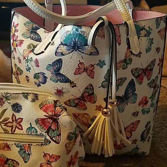 Purses - Picture 2 of 7